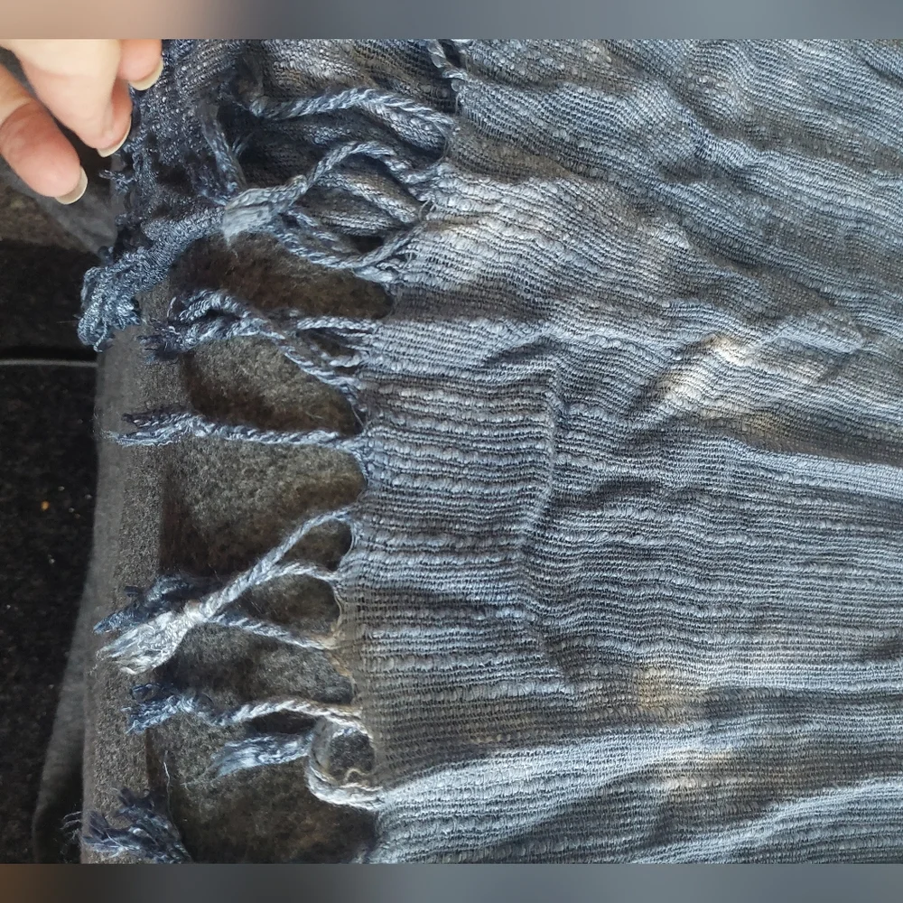 Vince‎ Camuto shawl/cover-up